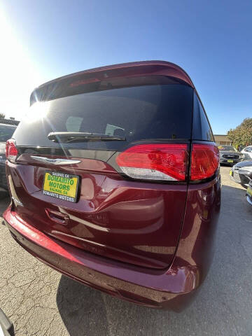 2018 Chrysler Pacifica LX