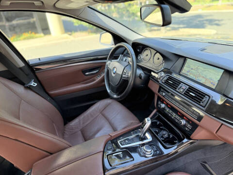 2012 BMW 5 Series 528i