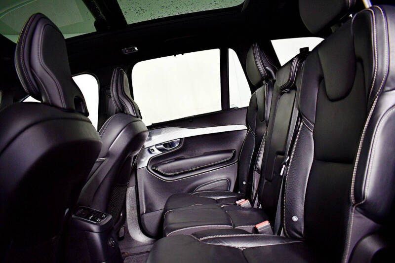 2022 Volvo XC90 Recharge T8 R-Design