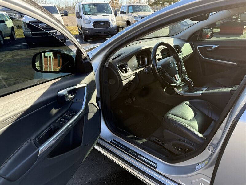 2015 Volvo V60 Cross Country T5