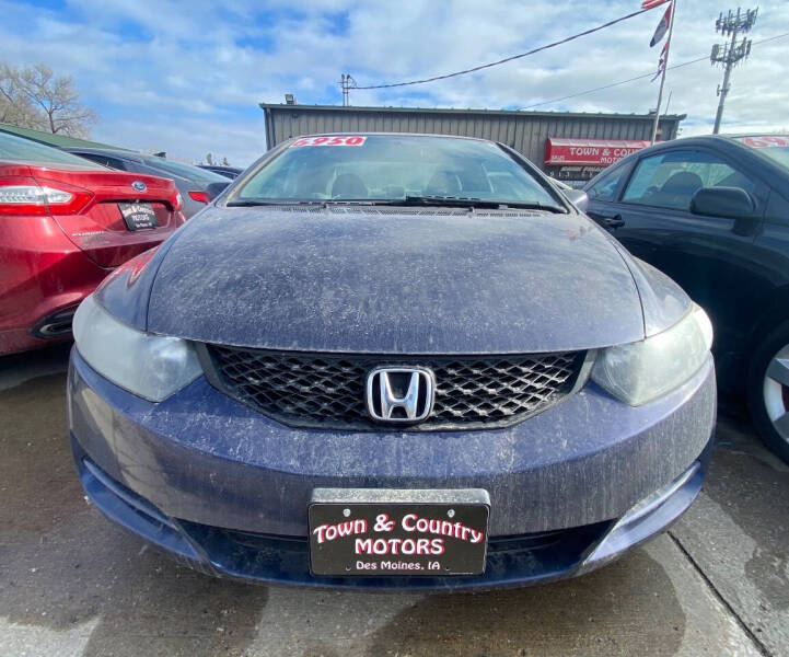 2010 Honda Civic for sale at TOWN & COUNTRY MOTORS in Des Moines IA