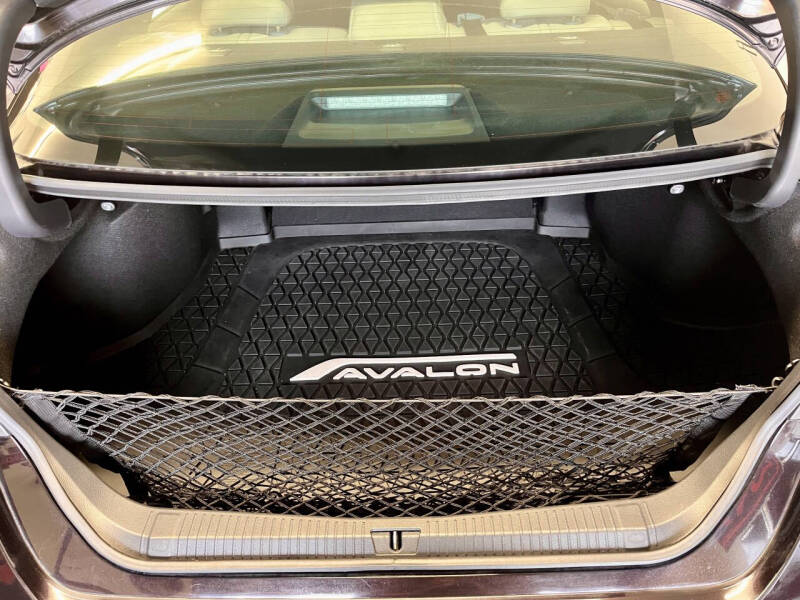 2019 Toyota Avalon XLE