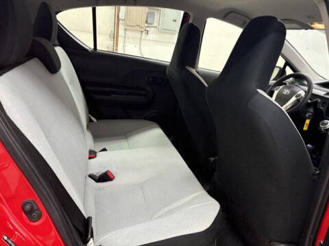 2016 Toyota Prius c One