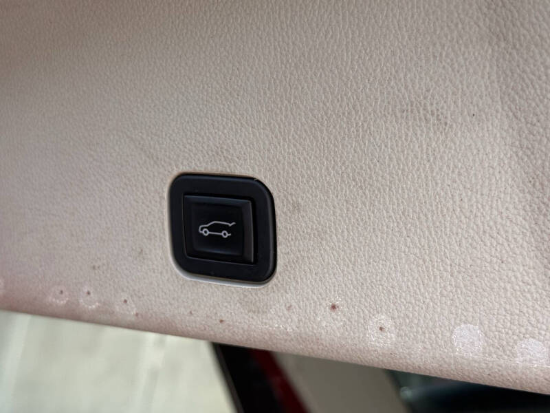 2011 Cadillac SRX Performance Collection