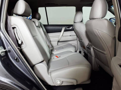 2013 Toyota Highlander SE