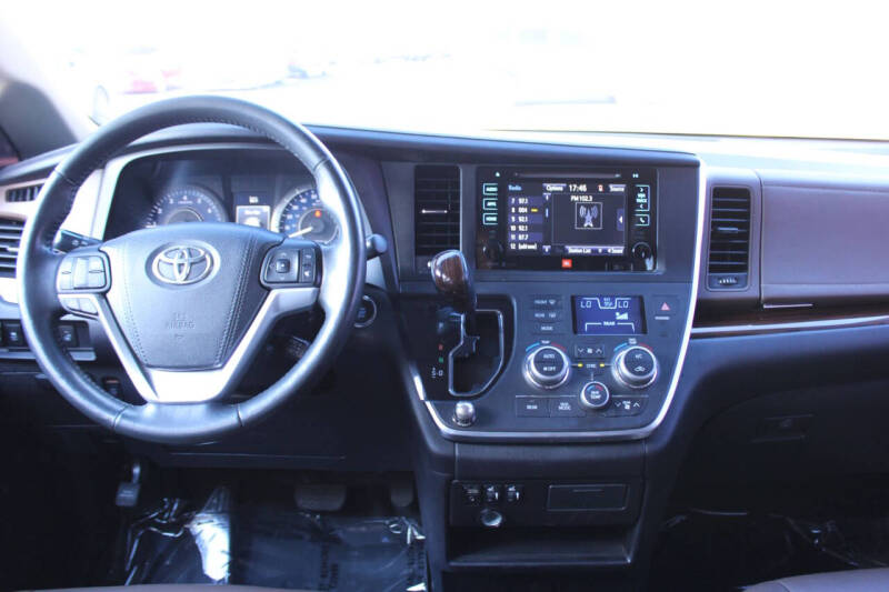 2015 Toyota Sienna