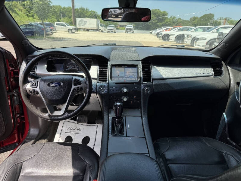2017 Ford Taurus SEL