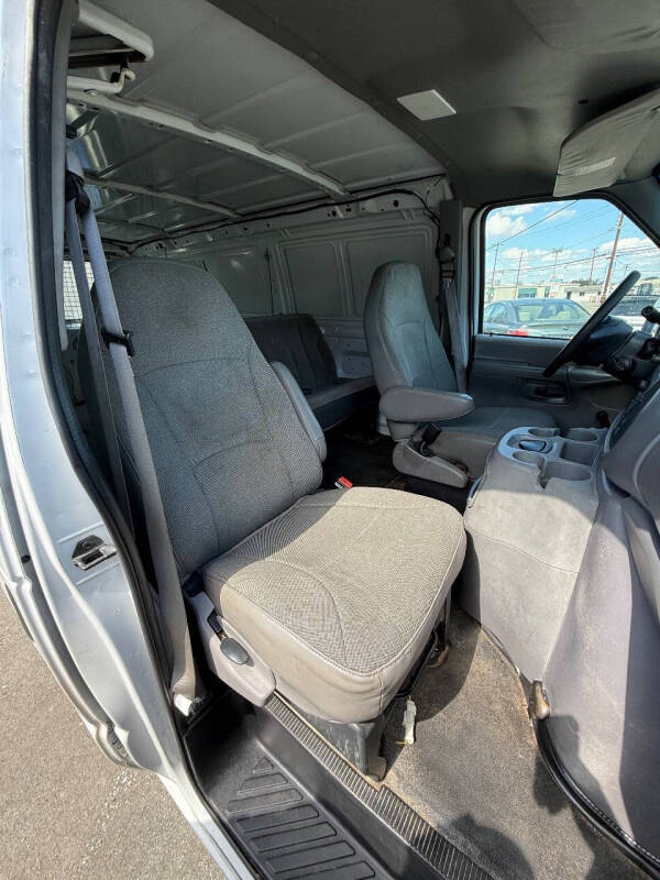 2002 Ford E-Series E-250