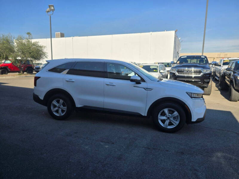 2023 Kia Sorento LX