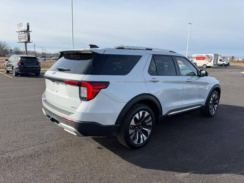 2025 Ford Explorer Platinum