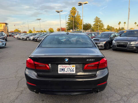2019 BMW 5 Series 530i