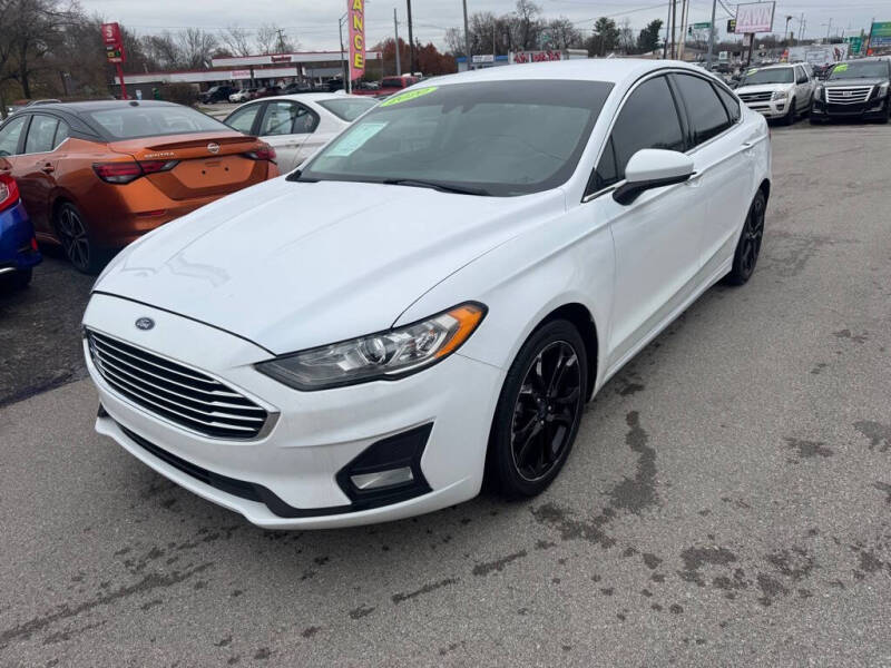 2020 Ford Fusion SE's photo