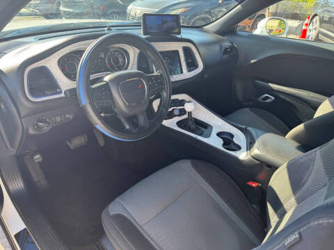 2015 Dodge Challenger SXT