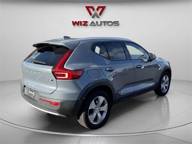 2022 Volvo XC40 T5 Momentum