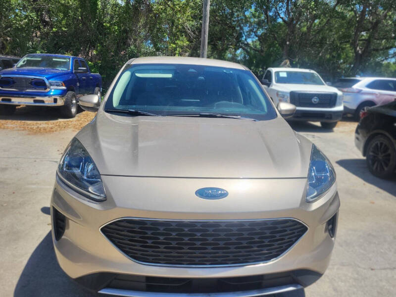 2020 Ford Escape SE