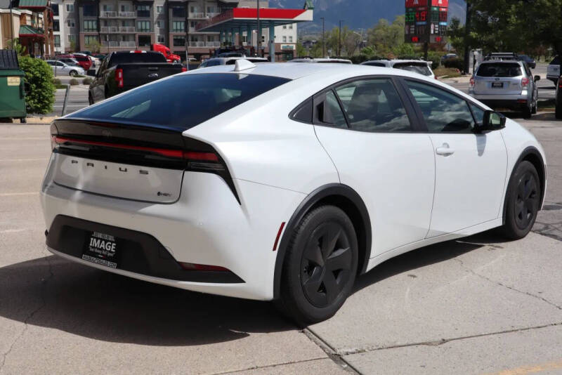 2024 Toyota Prius LE