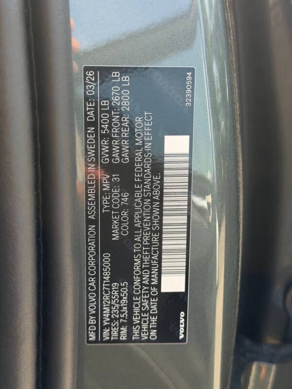 2026 Volvo XC60 B5 Plus