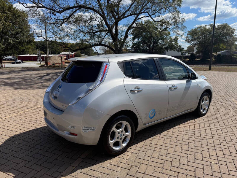 2011 Nissan LEAF SL