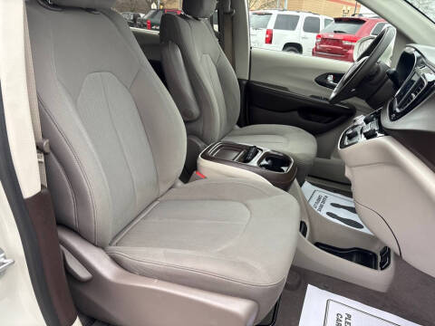 2020 Chrysler Pacifica Touring