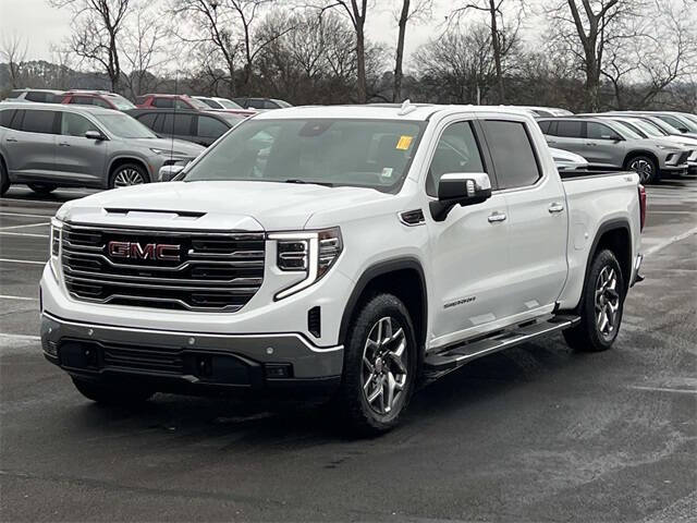 2023 GMC Sierra 1500 SLT's photo