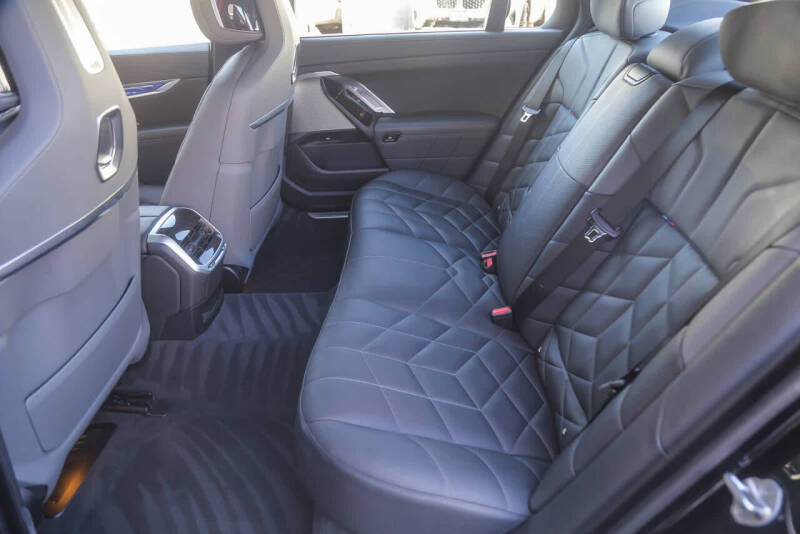 2024 BMW 7 Series 760i xDrive