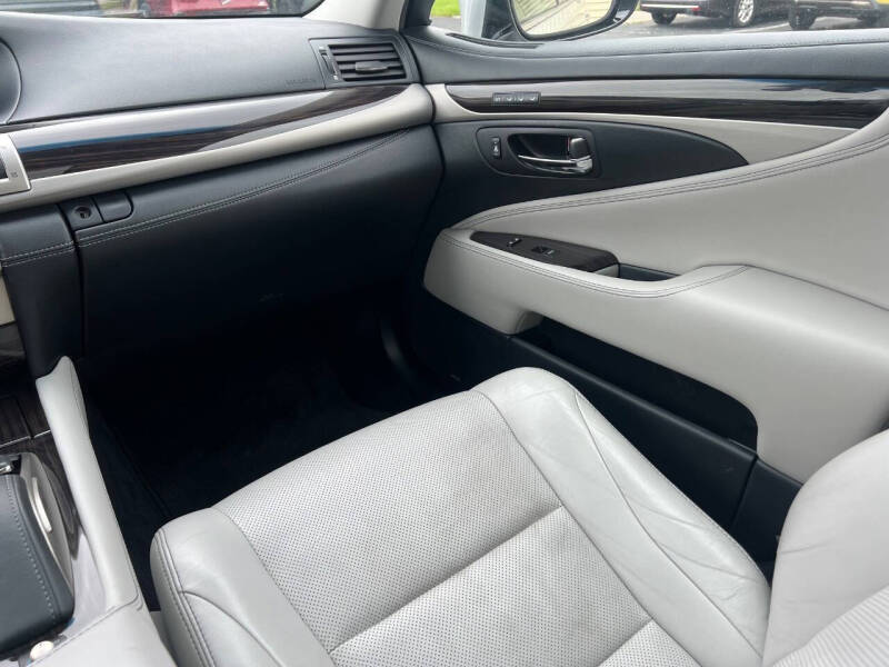 2017 Lexus LS 460