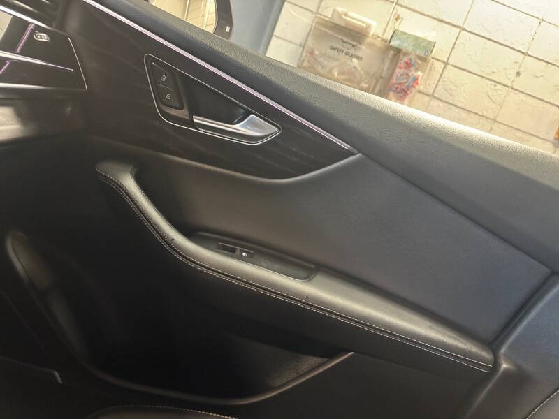 2023 Audi Q8 quattro Premium Plus 55 TFSI