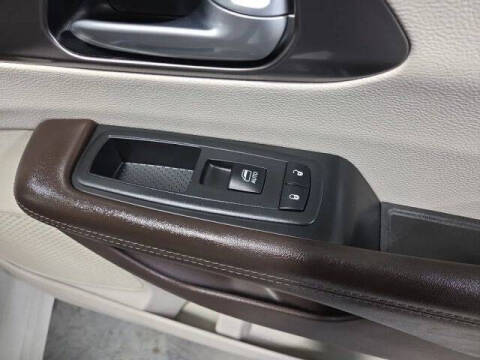 2017 Chrysler Pacifica Touring-L Plus
