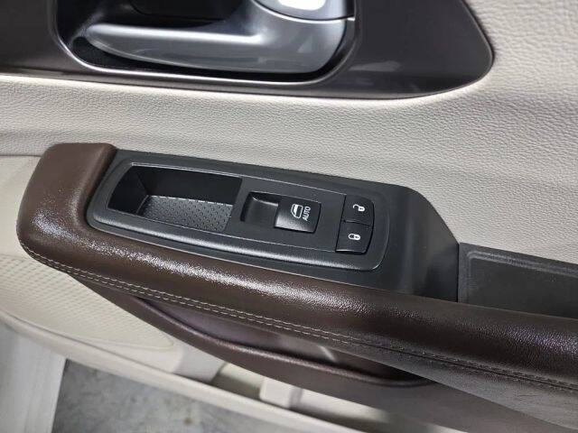 2017 Chrysler Pacifica Touring-L Plus