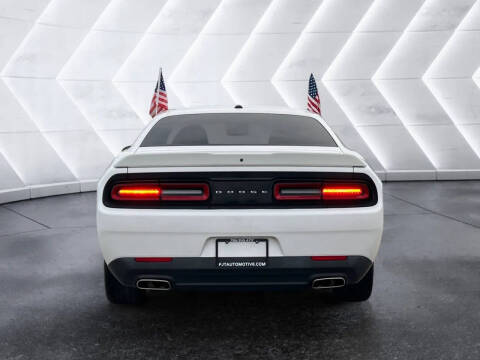 2019 Dodge Challenger SXT