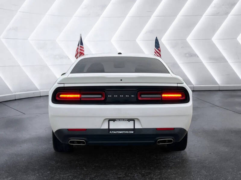 2019 Dodge Challenger SXT