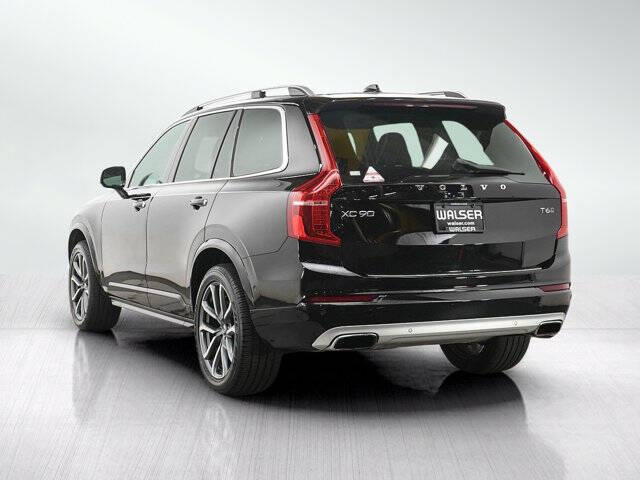 2017 Volvo XC90 T6 Momentum