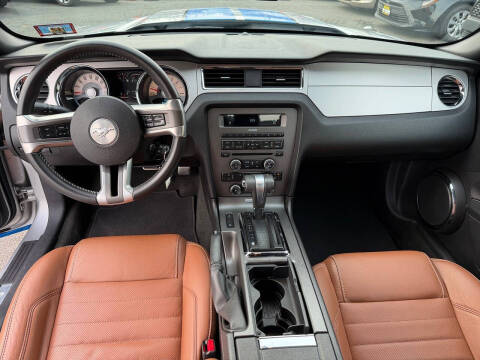 2012 Ford Mustang V6 Premium