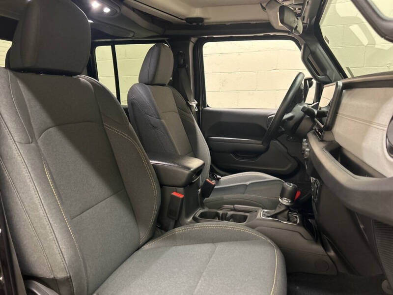 2024 Jeep Gladiator NightHawk