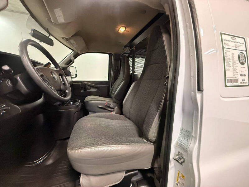 2024 GMC Savana 2500