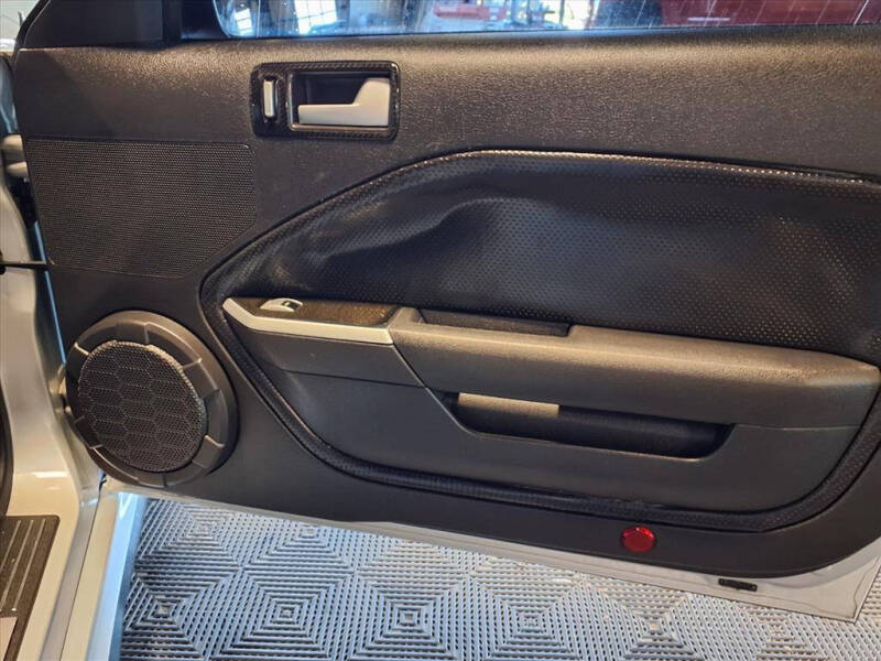 2005 Ford Mustang GT Premium