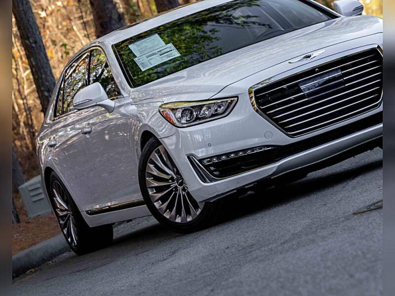 2017 Genesis G90