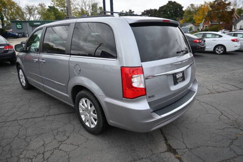2014 Chrysler Town and Country Touring