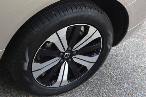 2025 Volvo XC60 T8 Plus Dark Theme