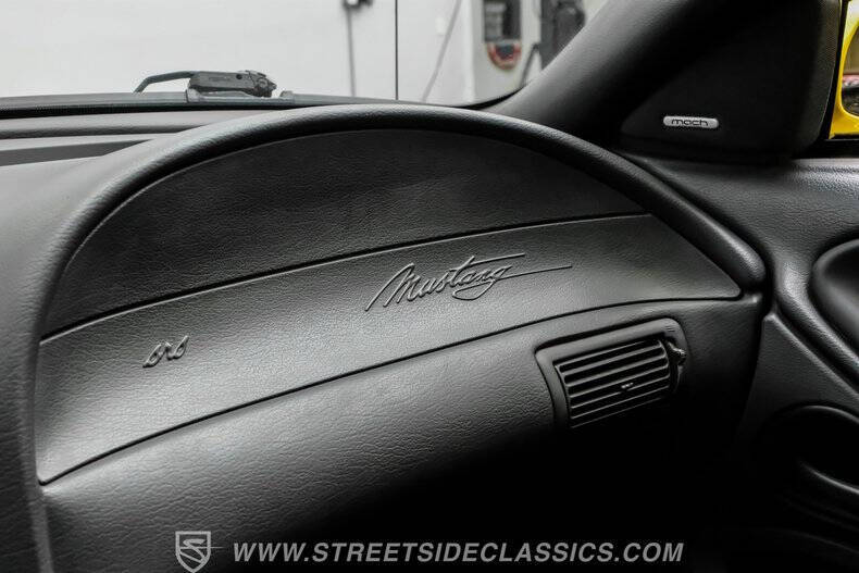 2003 Ford Mustang Mach 1 Premium