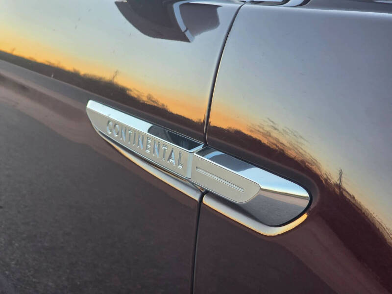 2019 Lincoln Continental Select