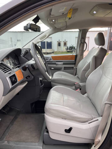 2010 Chrysler Town and Country Limited