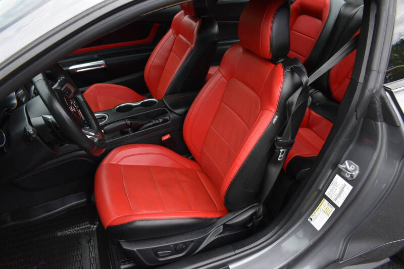 2022 Ford Mustang EcoBoost Premium