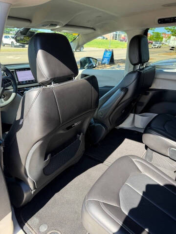 2023 Chrysler Pacifica Touring L