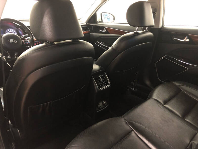 2017 Kia Cadenza Premium