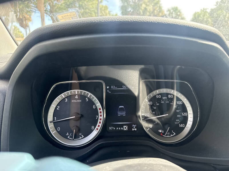 2017 Nissan Titan SV