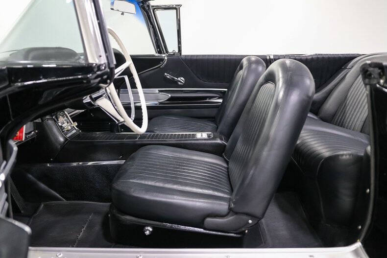 1960 Ford Thunderbird