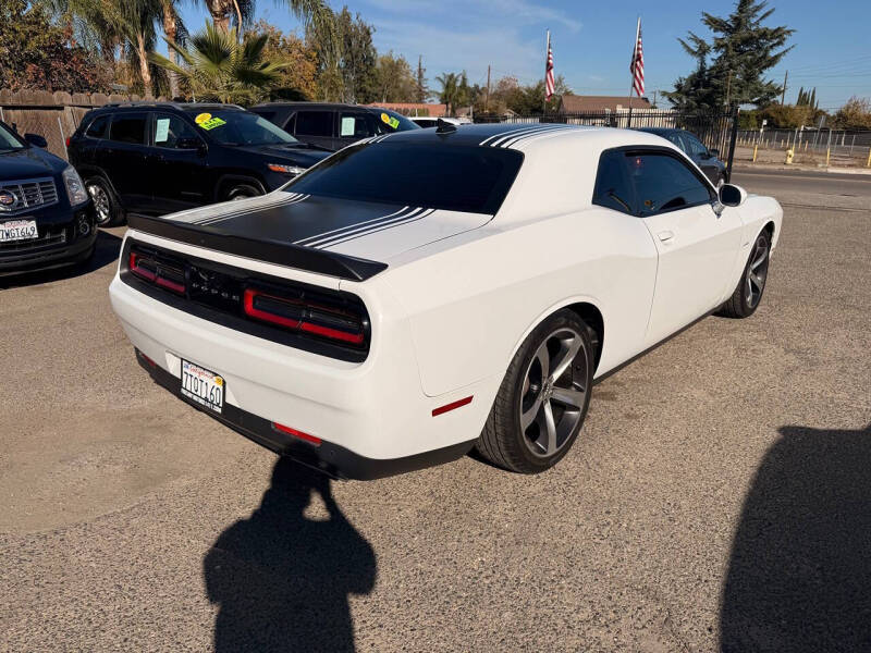 2016 Dodge Challenger R/T Shaker