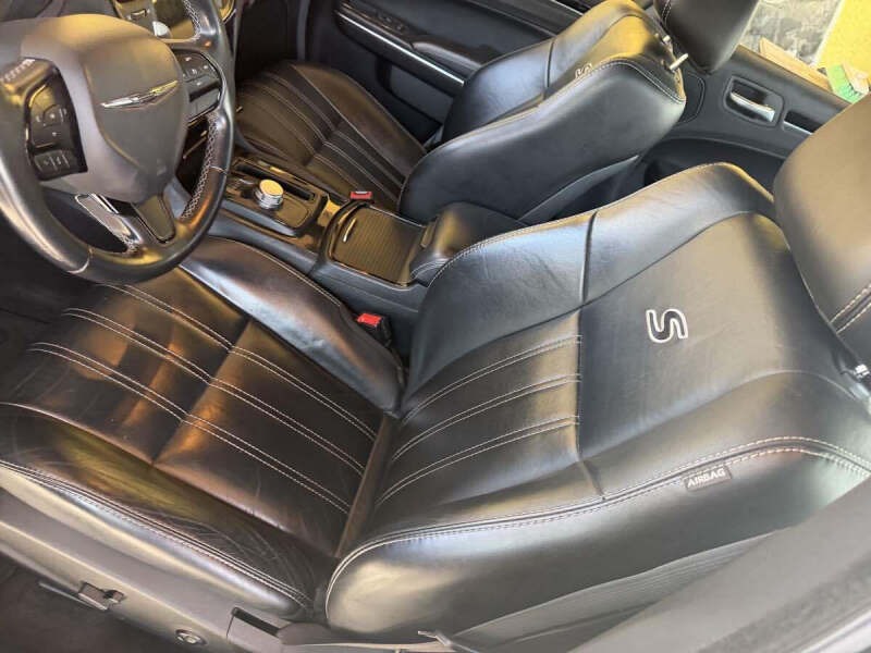 2017 Chrysler 300
