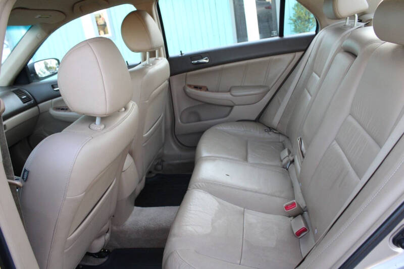 2005 Honda Accord Hybrid w/Navi